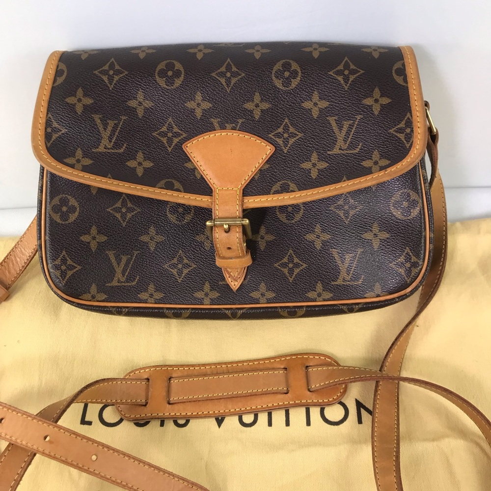 💎✨AUTHENTIC ✨💎LOUIS VUITTON CROSSBODY - Picture 3 of 16